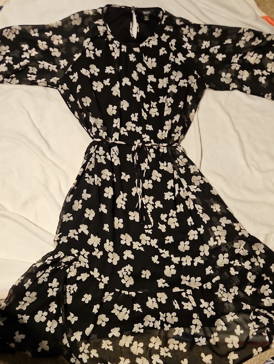 Simply Vera Vera Wang Dresses & Skirts - Simply Vera Vera Wang Black Maxi Dress with White Floral Print